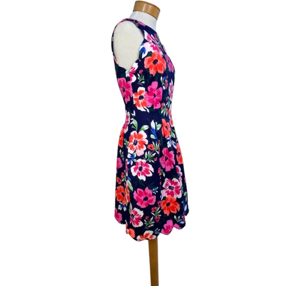 NWT Vince Camuto 6 Scalloped Edge Floral Dress - Picture 2 of 7